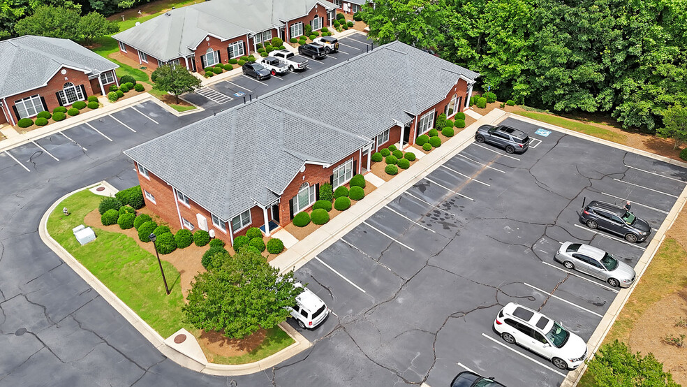 555 Sun Valley Dr, Roswell, GA for lease - Building Photo - Image 3 of 7