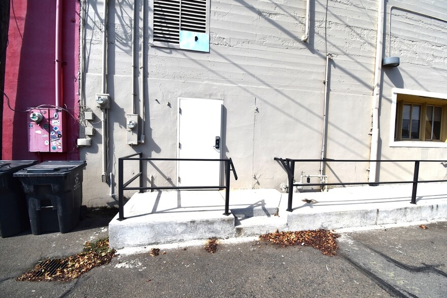 809 S Main St, Lebanon, OR for lease - Building Photo - Image 2 of 15