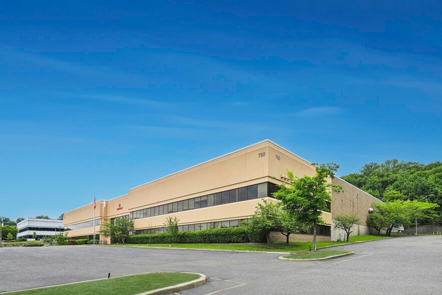 750 Corporate Dr, Mahwah, NJ for lease - Building Photo - Image 3 of 13