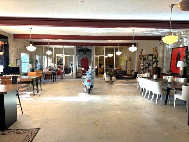 5400 NE 4 Ct, Miami, FL for lease Interior Photo- Image 1 of 4