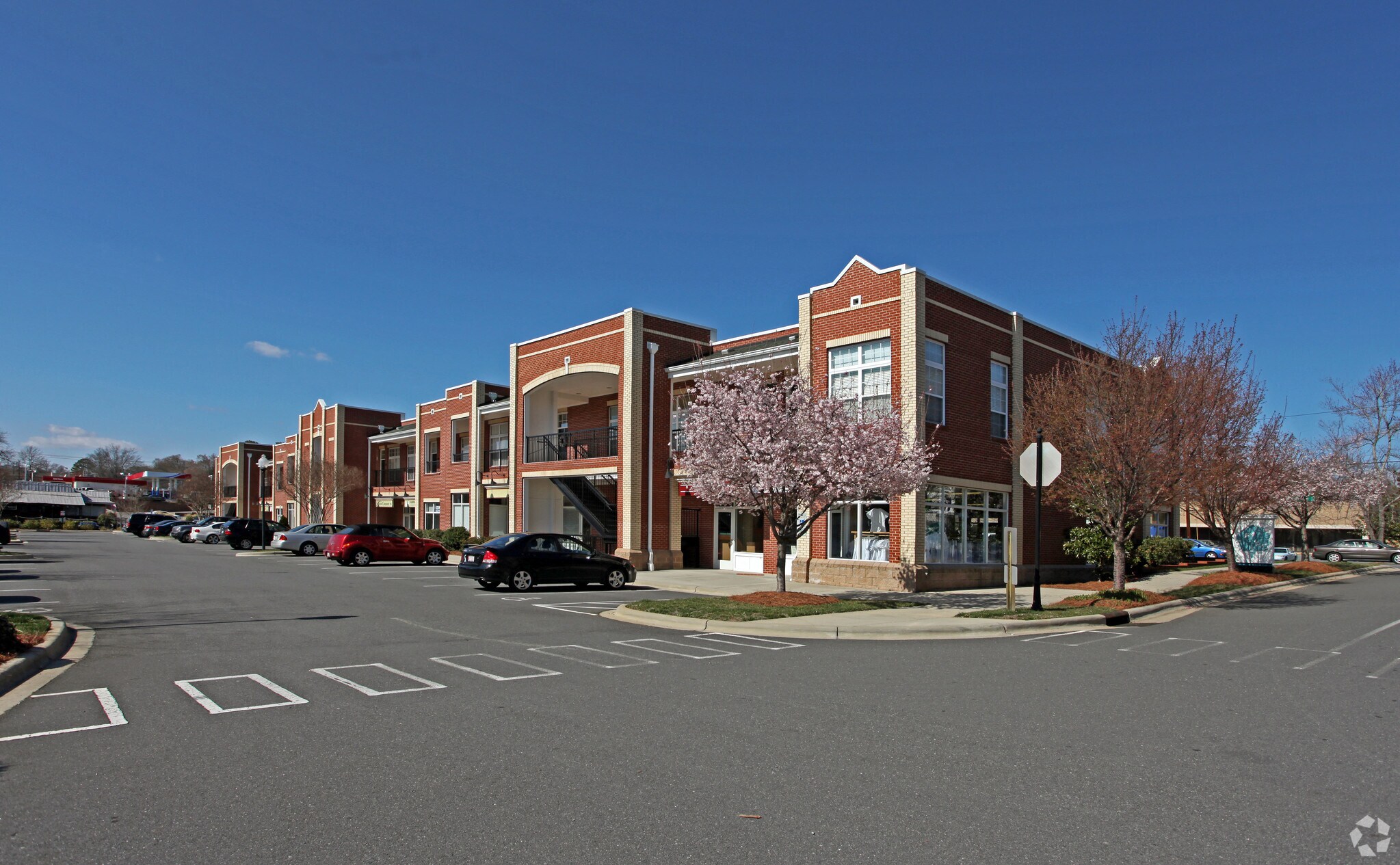 300 E John St, Matthews, NC for sale Primary Photo- Image 1 of 1