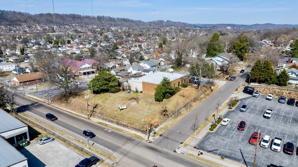 109 E Churchwell Ave, Knoxville, TN for sale - Building Photo - Image 2 of 17