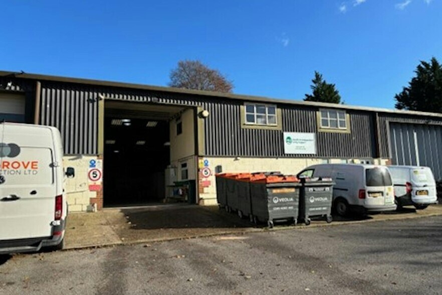 3 Main Rd, Itchen Abbas for sale - Building Photo - Image 2 of 5