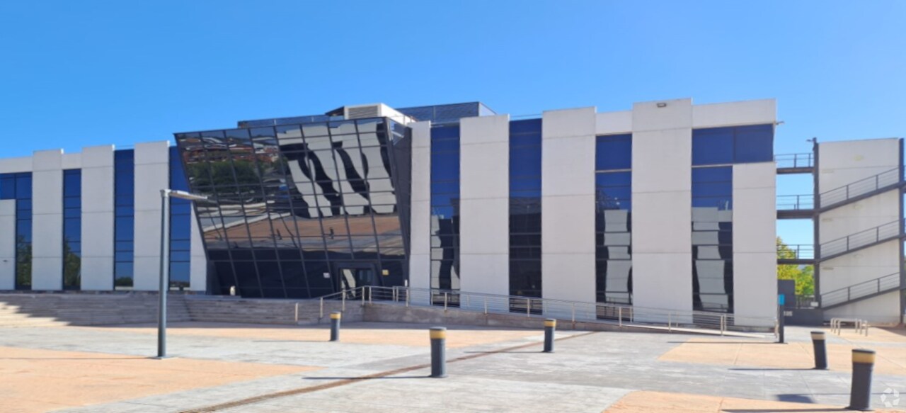 Calle Virgilio, 2, Pozuelo de Alarcón, Madrid for sale Primary Photo- Image 1 of 1