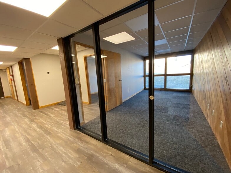 14401 E 42nd St, Independence, MO for lease - Interior Photo - Image 3 of 25