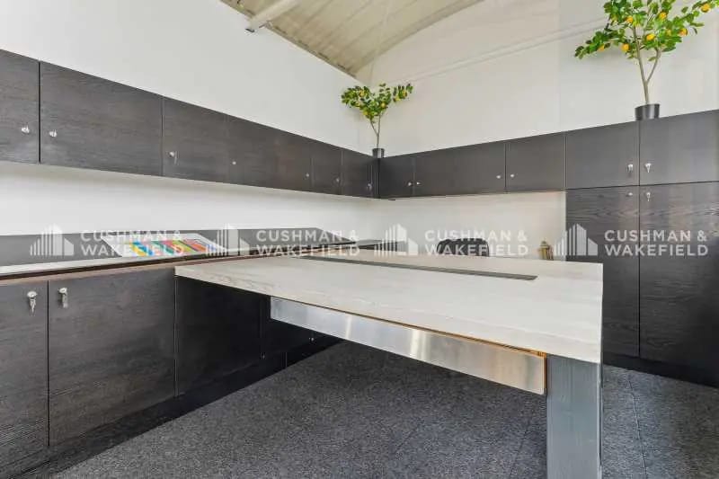 16 Rue Henri Barbusse, Clichy for lease - Building Photo - Image 3 of 14