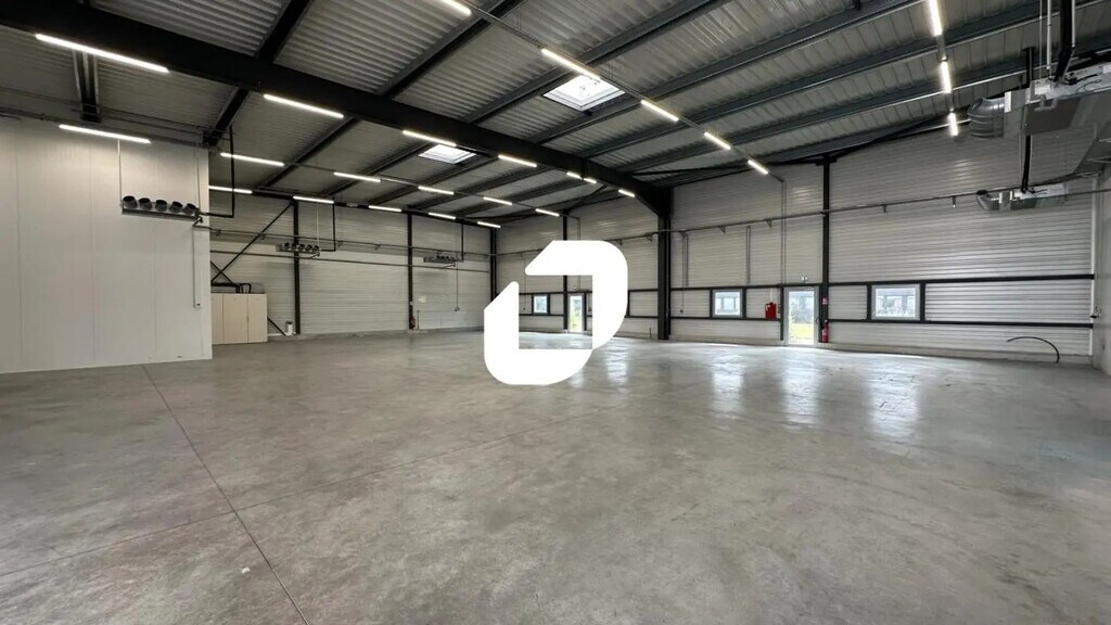 Location Local d'activités 24 m² à 2 040 m² - Photo 1