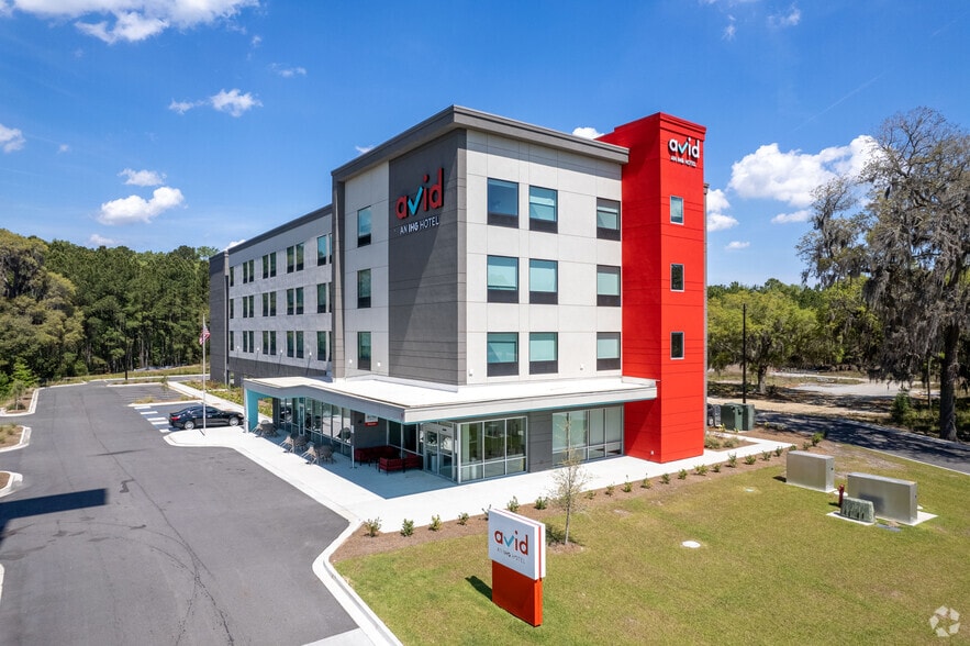 9 Gateway Blvd W, Savannah, GA for sale - Primary Photo - Image 1 of 7