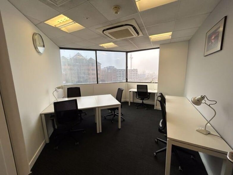 79 College Rd, Harrow for lease - Interior Photo - Image 3 of 22