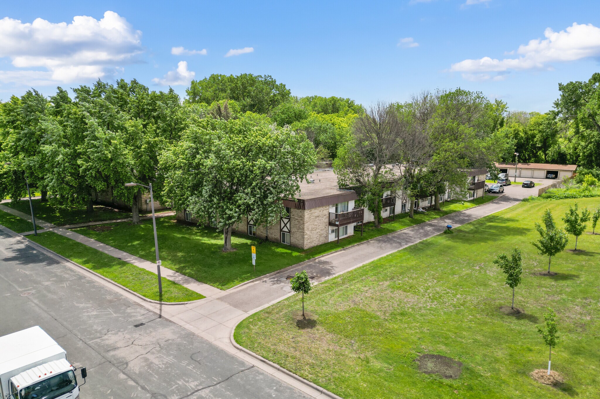 5301-5305 Russell Ave N, Brooklyn Center, MN for sale Building Photo- Image 1 of 1
