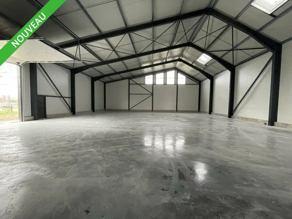 Flex in Orange for sale Building Photo- Image 1 of 7