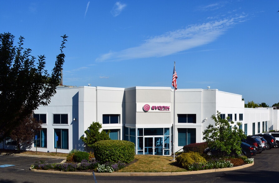 723 Electronic Dr, Horsham Township, PA for lease - Building Photo - Image 1 of 3