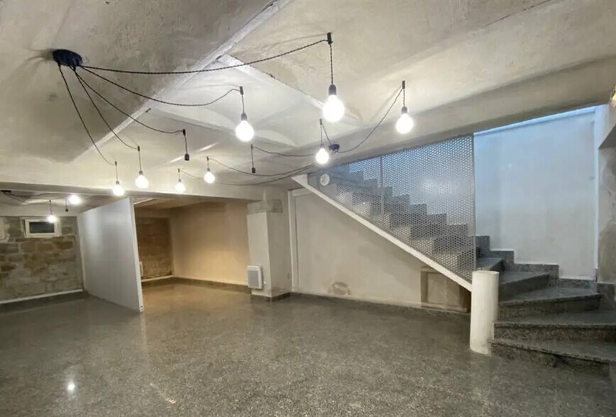 Retail in Saint-Maur-des-Fossés for lease - Interior Photo - Image 2 of 7