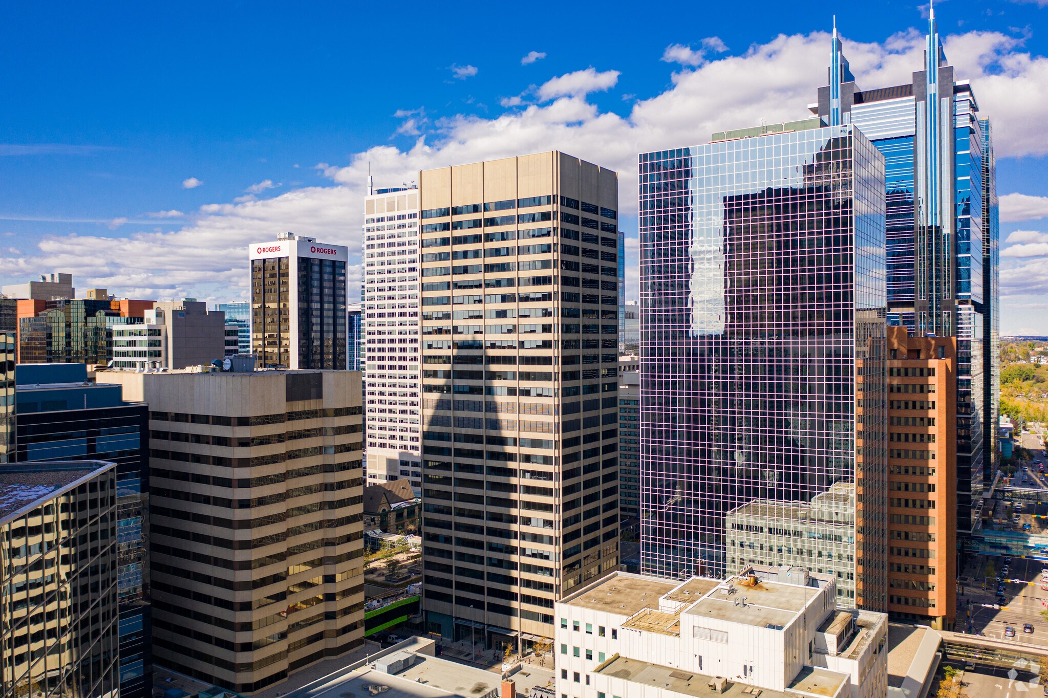 330 5th Ave SW, Calgary, AB for lease Building Photo- Image 1 of 9