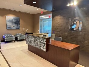 455 E Medical Center Blvd, Webster, TX for lease Interior Photo- Image 2 of 9