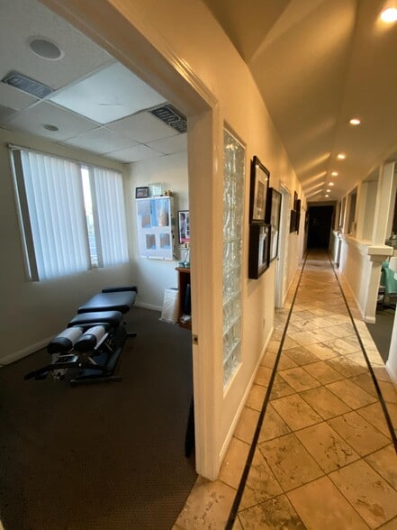 1325-1337 E Thousand Oaks Blvd, Thousand Oaks, CA for lease - Other - Image 3 of 5