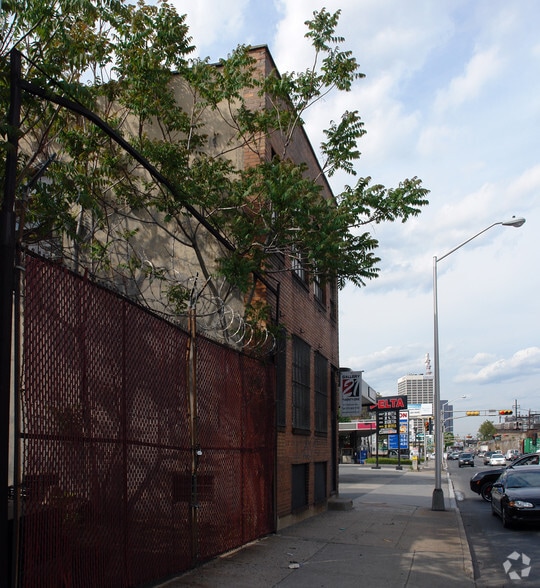 609-611 McCarter Hwy, Newark, NJ for sale - Building Photo - Image 3 of 4