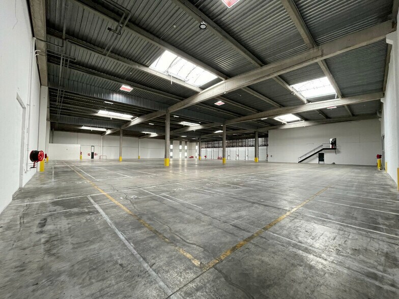 Industrial in Corbas for lease - Building Photo - Image 3 of 13