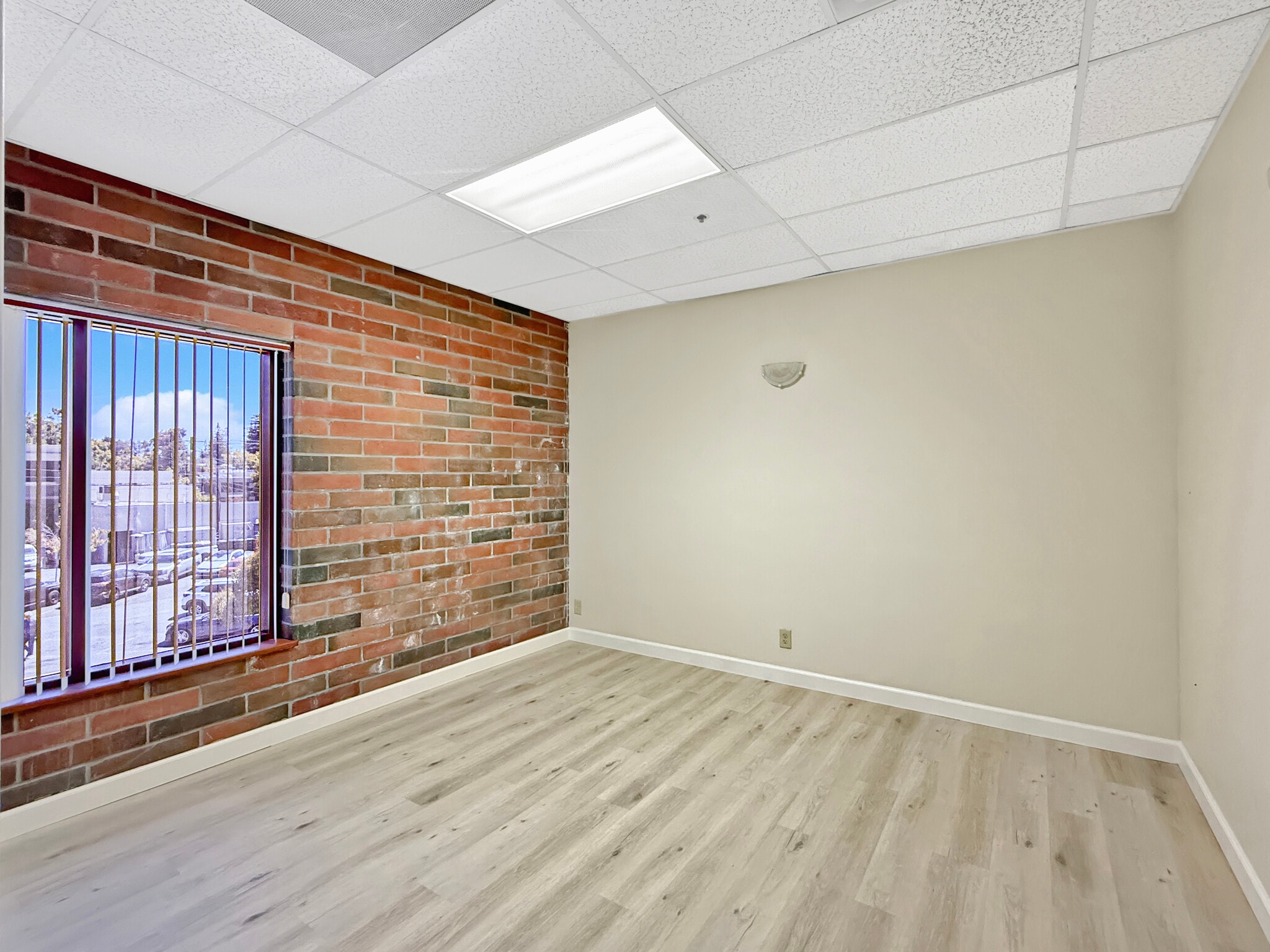 885 Oak Grove Ave, Menlo Park, CA for lease Interior Photo- Image 1 of 4