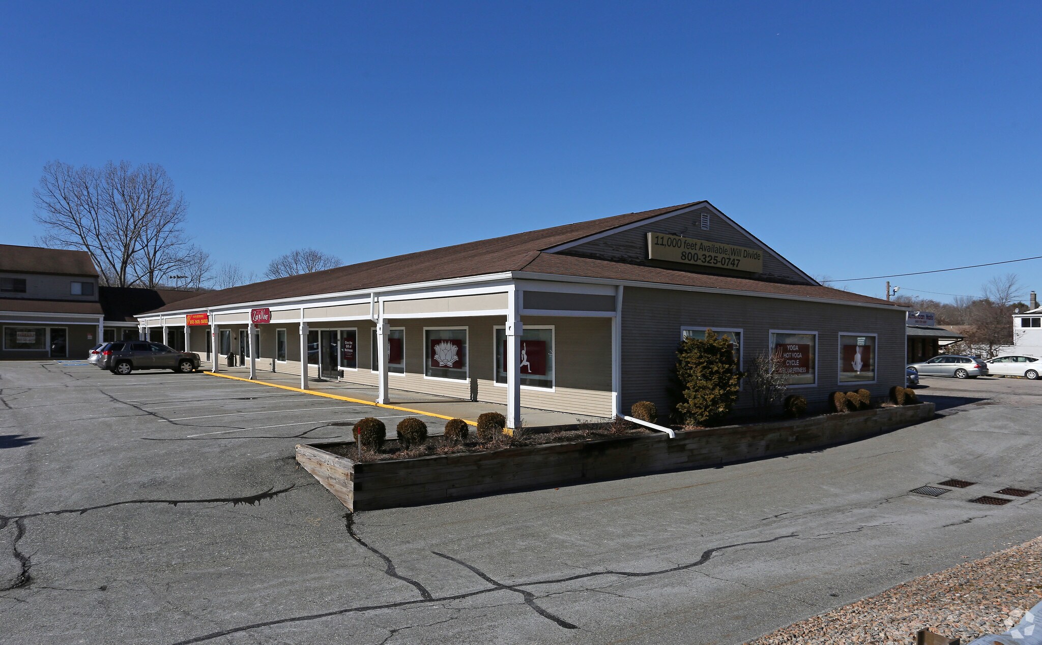 170 Flanders Rd, Niantic, CT 06357 Midway Plaza