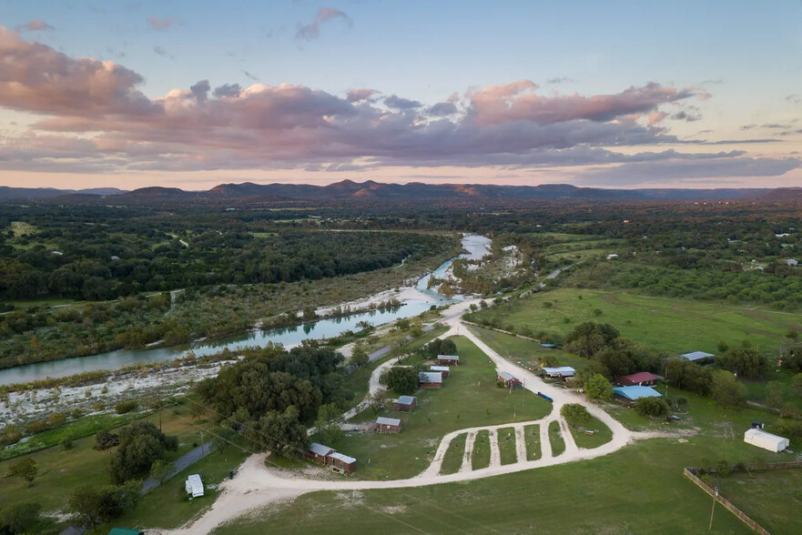 751 River Rd, Camp Wood, TX for sale - Building Photo - Image 1 of 1