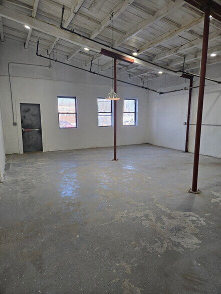 150 Lynhurst Ave, Staten Island, NY for lease - Building Photo - Image 1 of 10