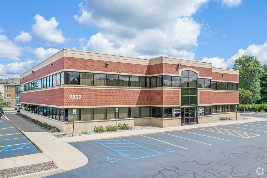 2852 Eyde Pky, East Lansing, MI for lease - Building Photo - Image 1 of 7