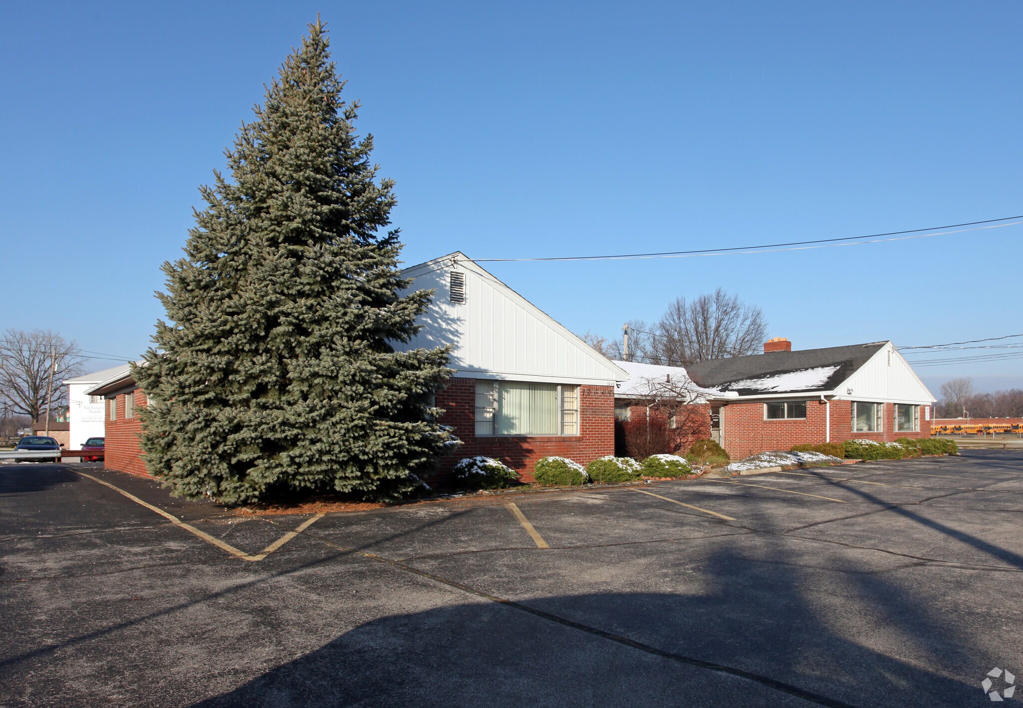 5049 Douglas Rd, Toledo, OH for sale Primary Photo- Image 1 of 1