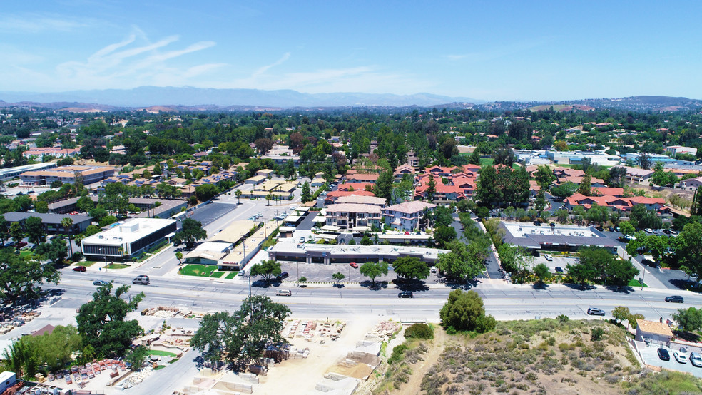 1491-1501 E Thousand Oaks Blvd, Thousand Oaks, CA for sale - Aerial - Image 1 of 1