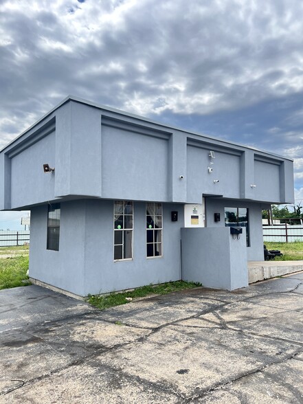 4840 NW 10th St, Oklahoma City, OK for lease - Primary Photo - Image 1 of 7