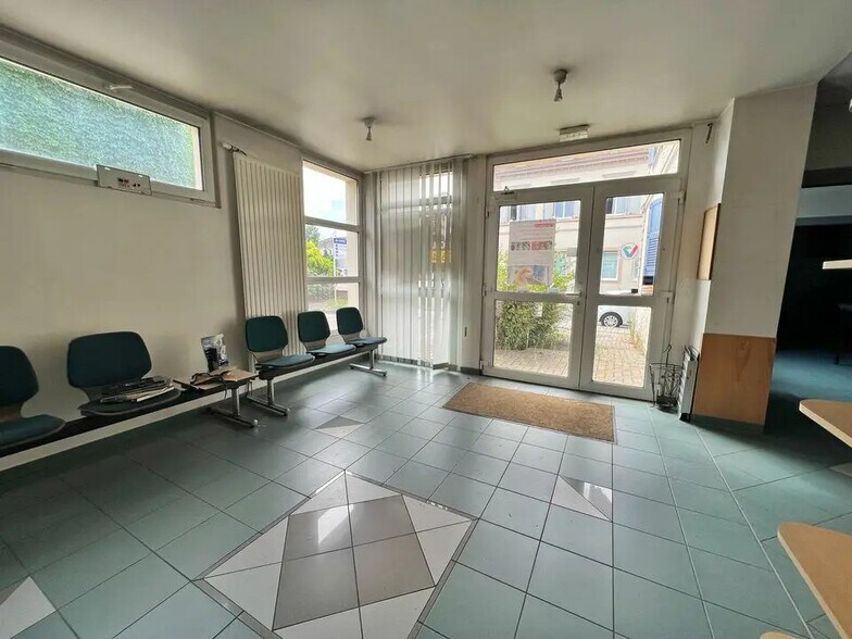 16 Rue De La République, Hoenheim for sale - Building Photo - Image 3 of 12