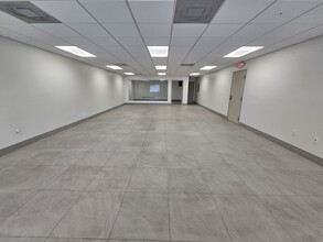 1005 NE 125th St, North Miami, FL for lease Interior Photo- Image 2 of 8