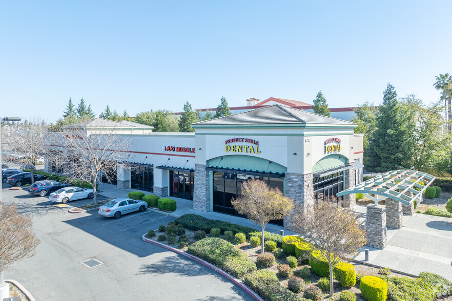 8735 Center Pky, Sacramento, CA for lease - Primary Photo - Image 1 of 9