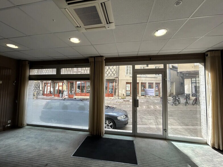 7 Rue De La Poissonnerie, Chartres for lease - Interior Photo - Image 2 of 5