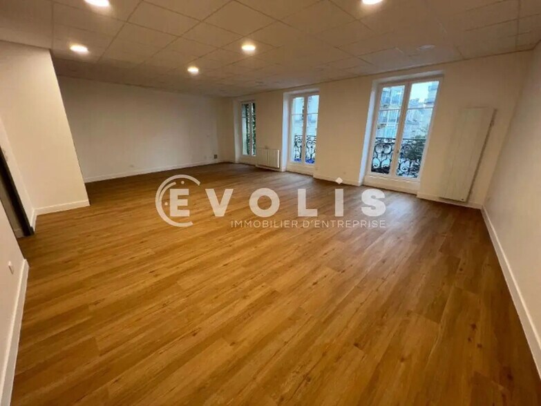 Office in Paris for lease - Interior Photo - Image 1 of 4