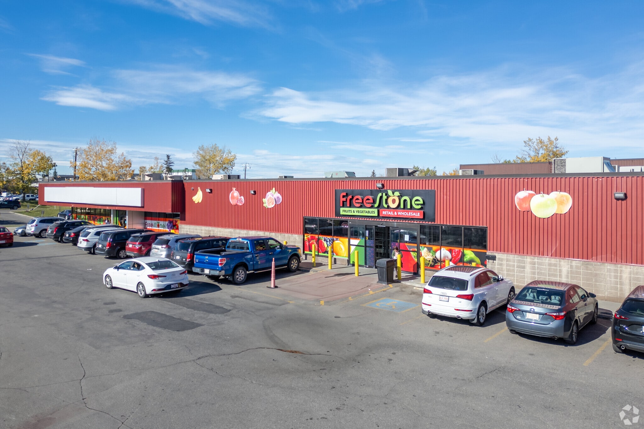 2828 32nd Ave NE, Calgary, AB for sale Primary Photo- Image 1 of 1