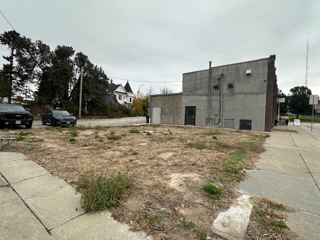 126 E Grove St, West Point, NE for sale - Building Photo - Image 2 of 2