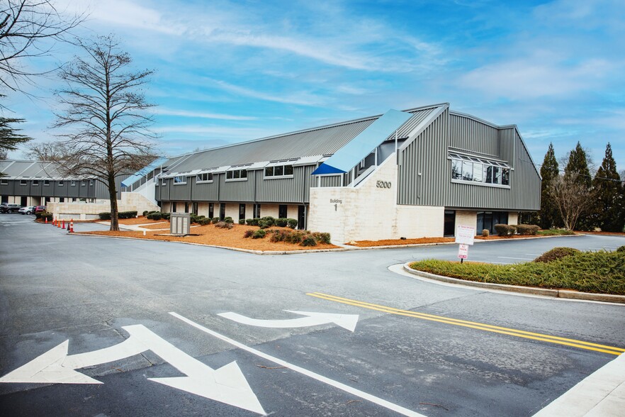 5200 Park Rd, Charlotte, NC for sale - Building Photo - Image 1 of 1