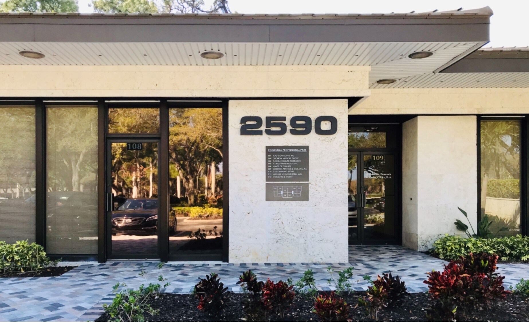 2640 Golden Gate Pky, Naples, FL 34105 Poinciana Professional Park