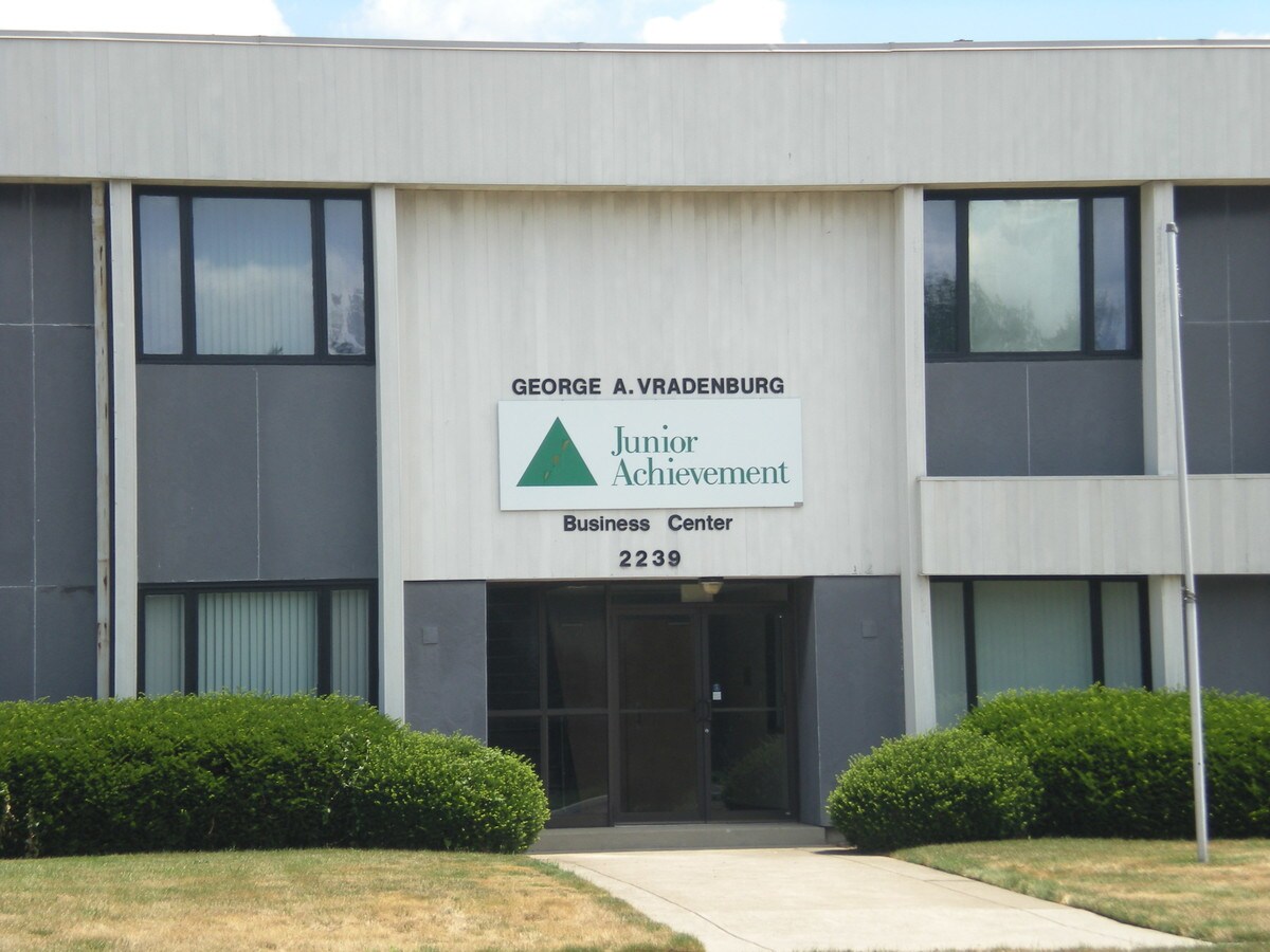 2239 Cheyenne Blvd, Toledo, OH 43614