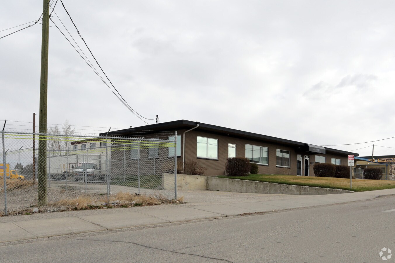 6910 Farrell Rd SE, Calgary, AB