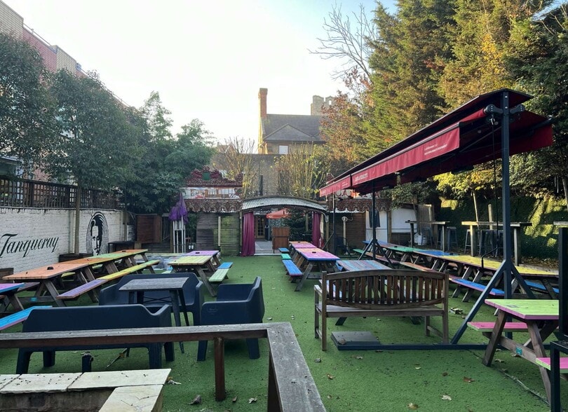 264 High St, London for lease - Building Photo - Image 3 of 3