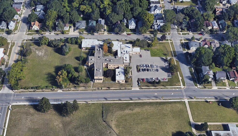 301 Leonard St NE, Grand Rapids, MI for sale - Building Photo - Image 1 of 1