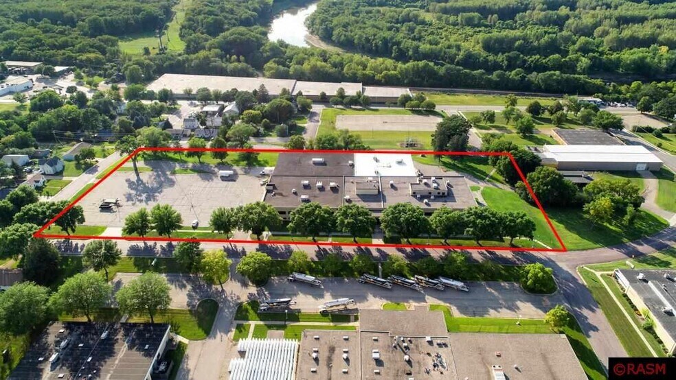 1100 N 4th St, Le Sueur, MN for sale - Building Photo - Image 1 of 1