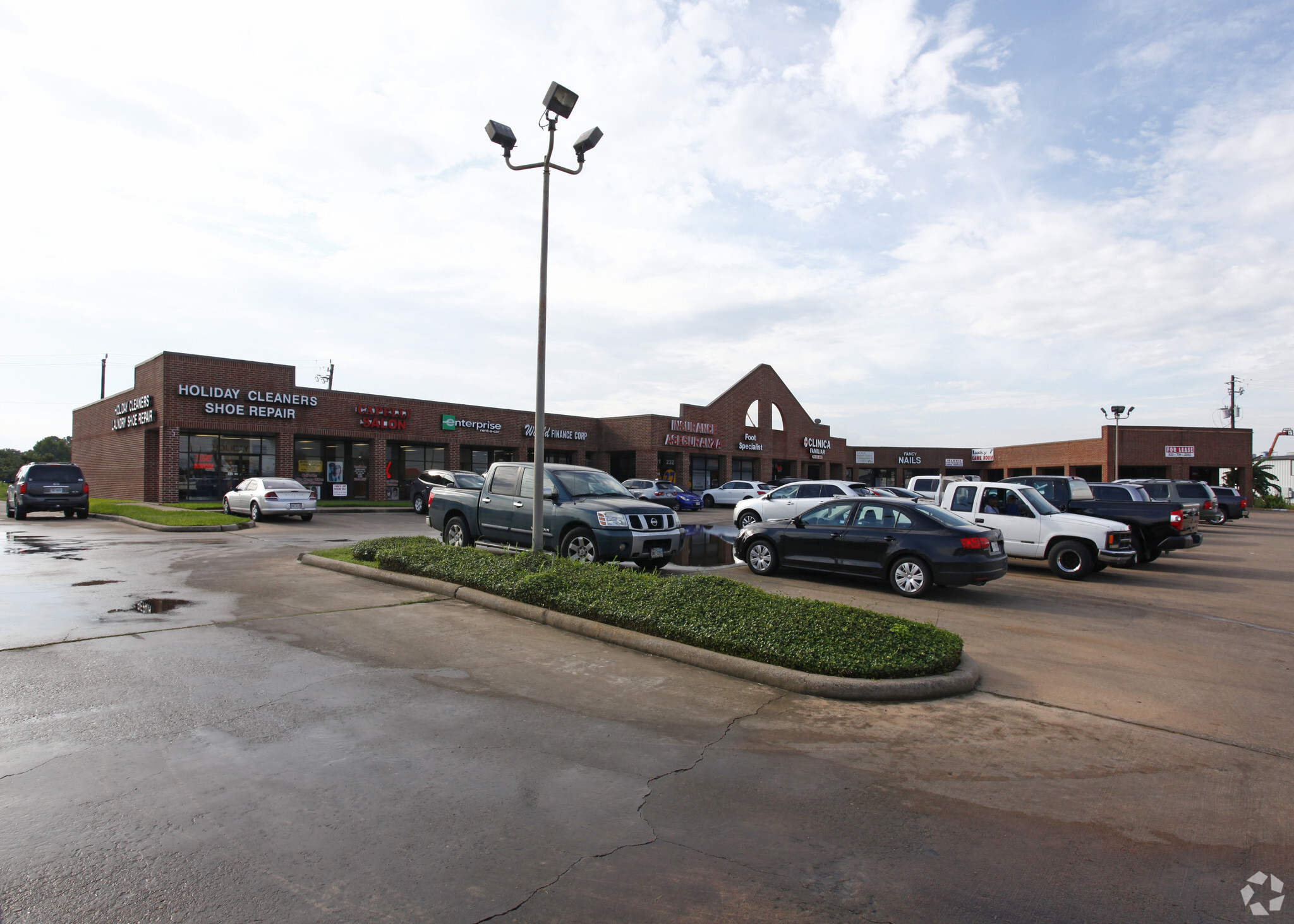 3926 Avenue H, Rosenberg, TX for lease Primary Photo- Image 1 of 5