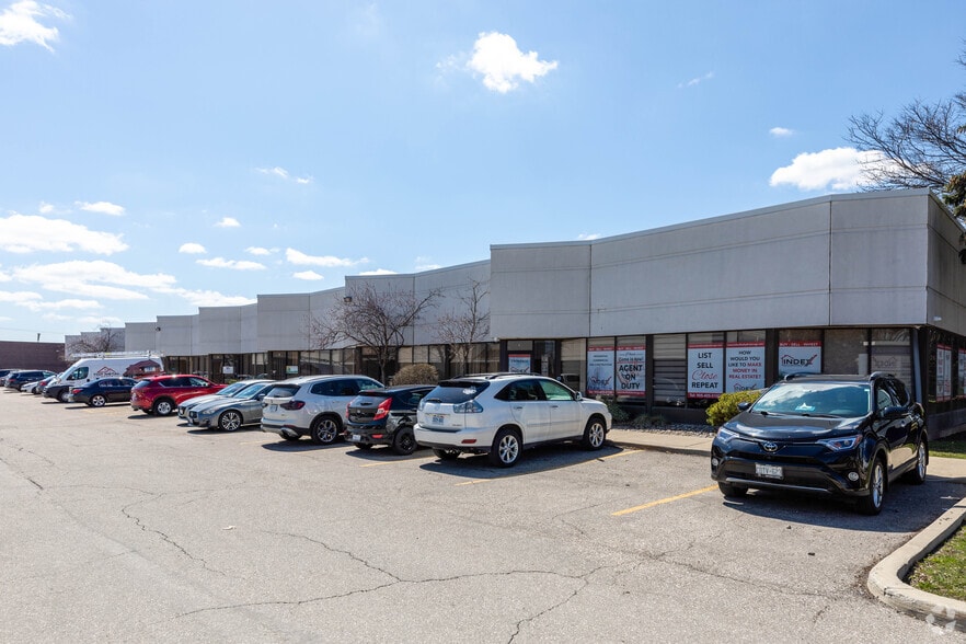 2798 Thamesgate Dr, Mississauga, ON for lease - Building Photo - Image 3 of 4