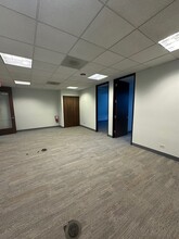 5750 Old Orchard Rd, Skokie, IL for lease Interior Photo- Image 2 of 6