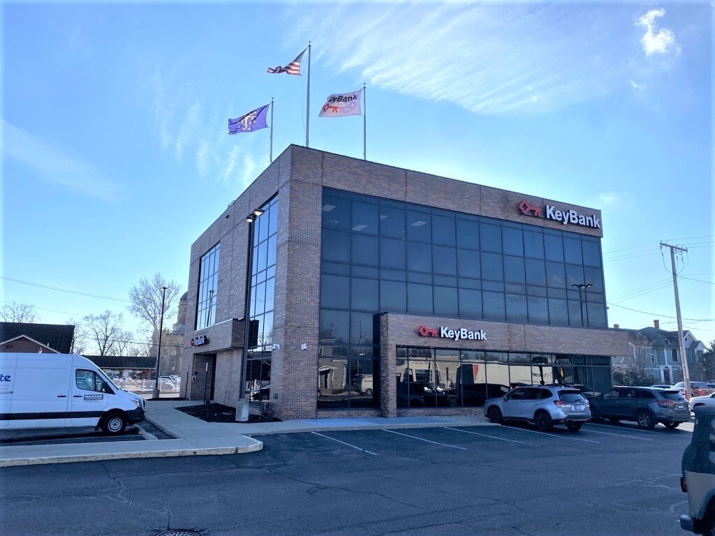 221 N Main St, Goshen, IN for lease Building Photo- Image 1 of 2