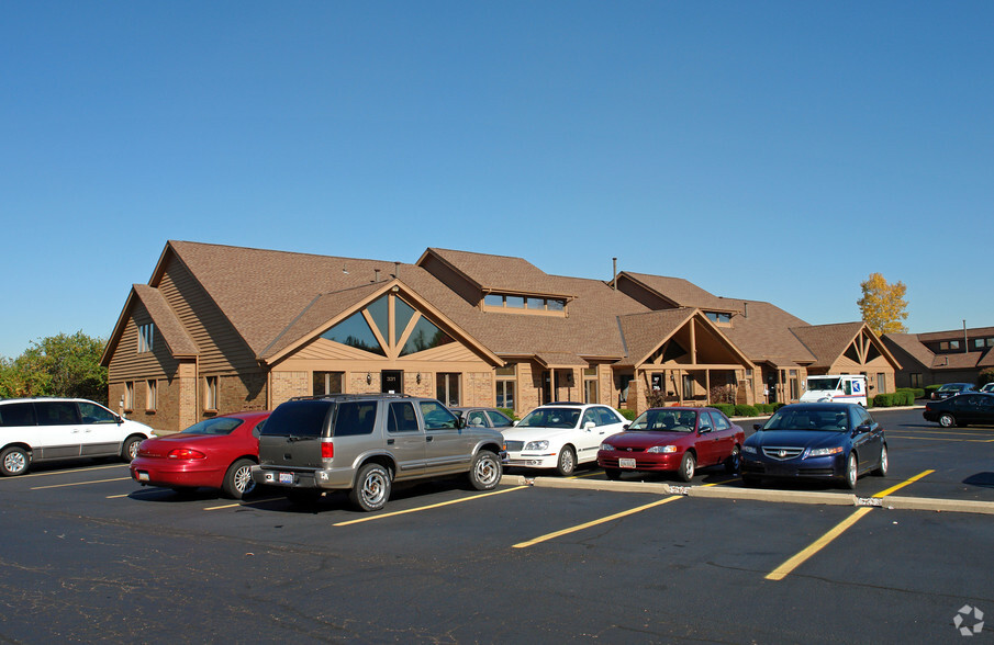 323-331 Regency Ridge Dr, Dayton, OH for lease - Building Photo - Image 3 of 3