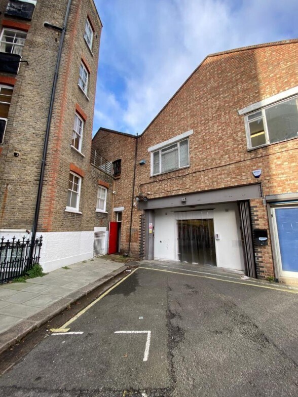 4 Challoner Crescent, London for sale Building Photo- Image 1 of 1